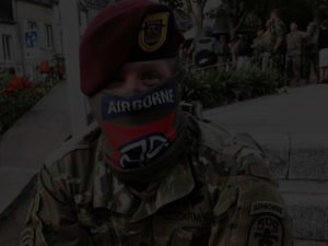 Cache-cou US Airborne (rouge)