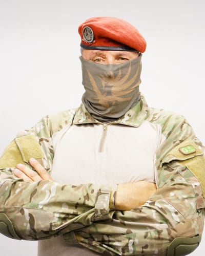 Cache cou Parachustiste